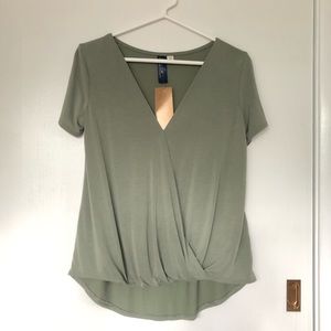 Francesca’s | Olive Green Top